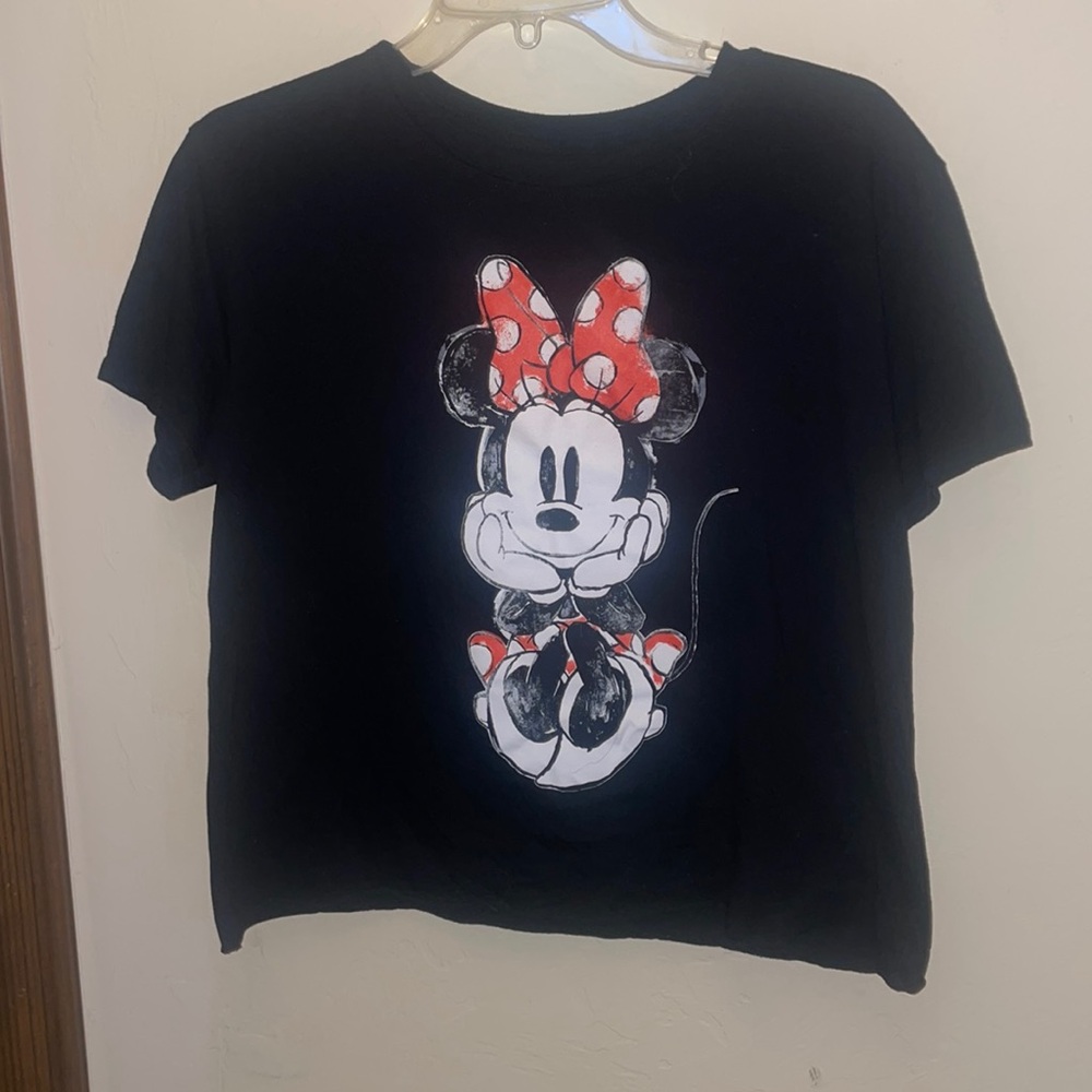 Disney Minnie black Cropped Tee!   Large